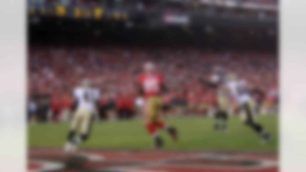 San Francisco 49ers tight end Veron Davis catches the game winning touchdown during an NFL divisional playoff football game against the New Orleans Saints at Candlestick Park in San Francisco, on Saturday, Jan. 14, 2012. (Ben Liebenberg/NFL)