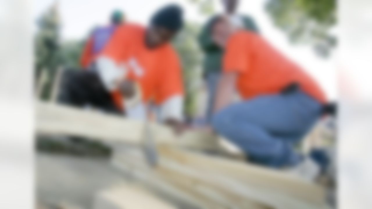 The Home Depot associates and KaBOOM! lending their support to the Cleveland community. (Photo by Alan Marler/CIA Stock Photography, Inc.)