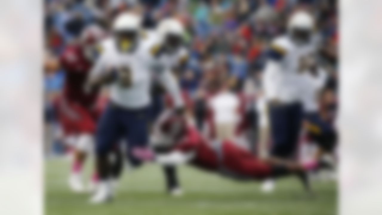 Massachusetts defensive back Charan Singh (24) attempts to tackle Toledo running back Kareem Hunt (3) during the second quarter of an NCAA college football game in Foxborough, Mass., Saturday, Oct. 24, 2015. Toledo 51-35. (Michael Dwyer/Associated Press)