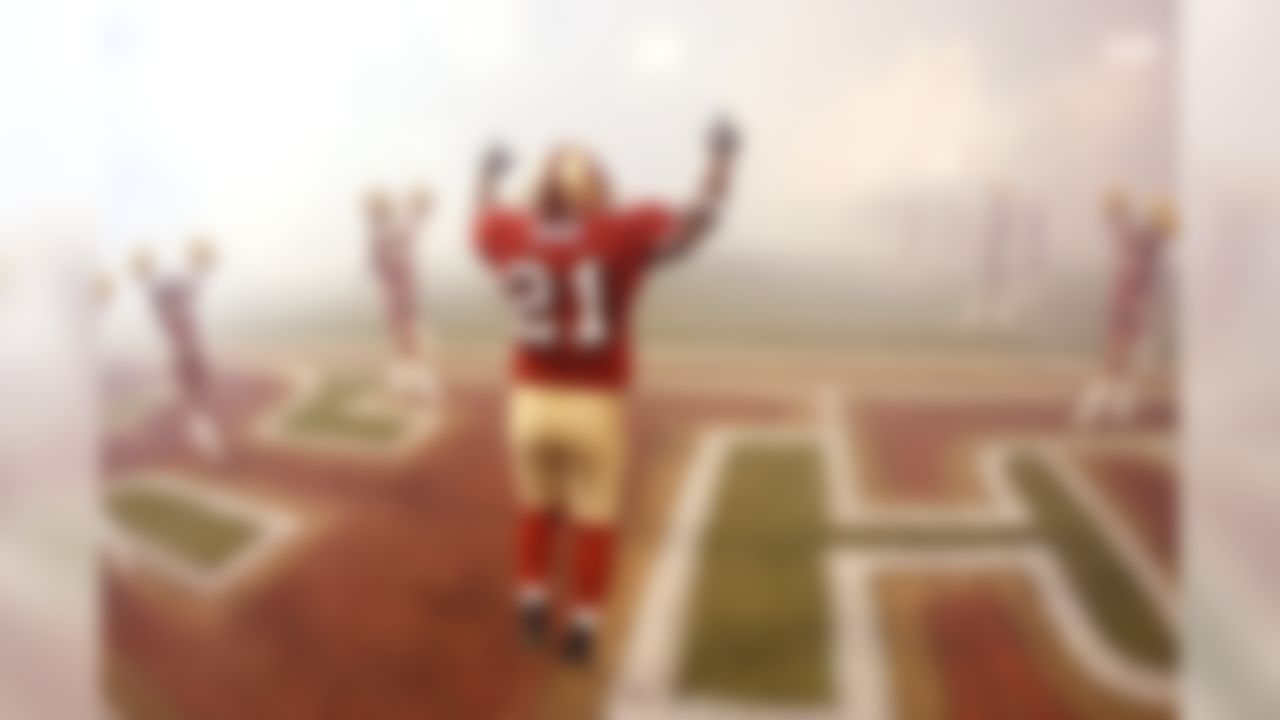 SAN FRANCISCO - DECEMBER 15: Frank Gore #21 of the San Francisco 49ers enters the playing field prior to the game against the Cincinnati Bengals on December 15, 2007 at Monster Park in San Francisco, California. The 49ers defeated the Bengals 20-13. (Photo by Joe Robbins/Getty Images)