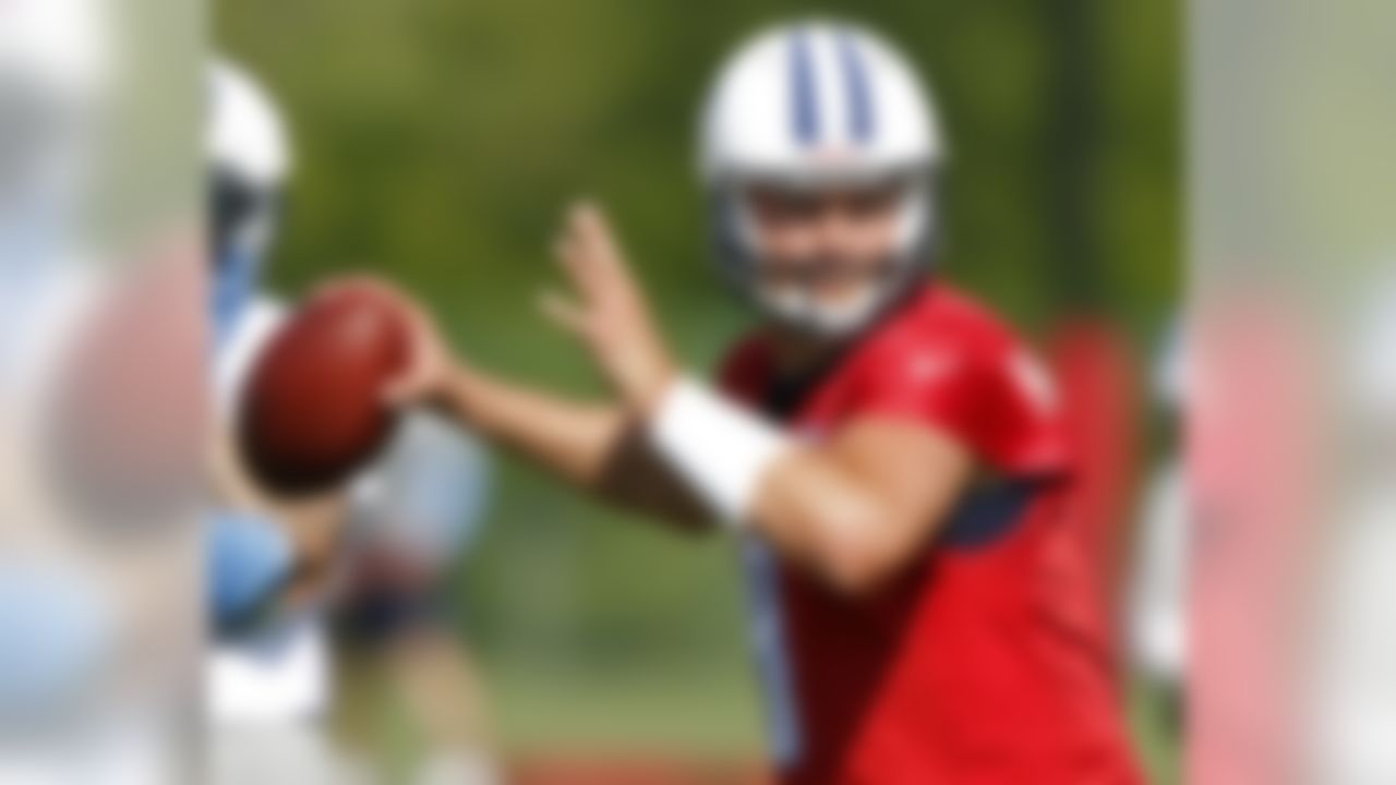 Tennessee Titan quarterback Matt Hasselbeck throws to a receiver during NFL football training camp on Saturday, July 28, 2012, Nashville, Tenn. (AP Photo/Wade Payne)