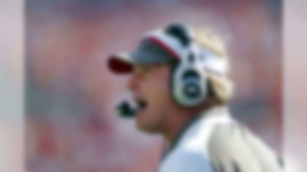 TAMPA, FL - NOVEMBER 25: Coach Jon Gruden of the Tampa Bay Buccaneers shouts from the sidelines against the Washington Redskins on November 25, 2007 at Raymond James Stadium in Tampa, Florida. (Photo by Marc Serota/Getty Images)