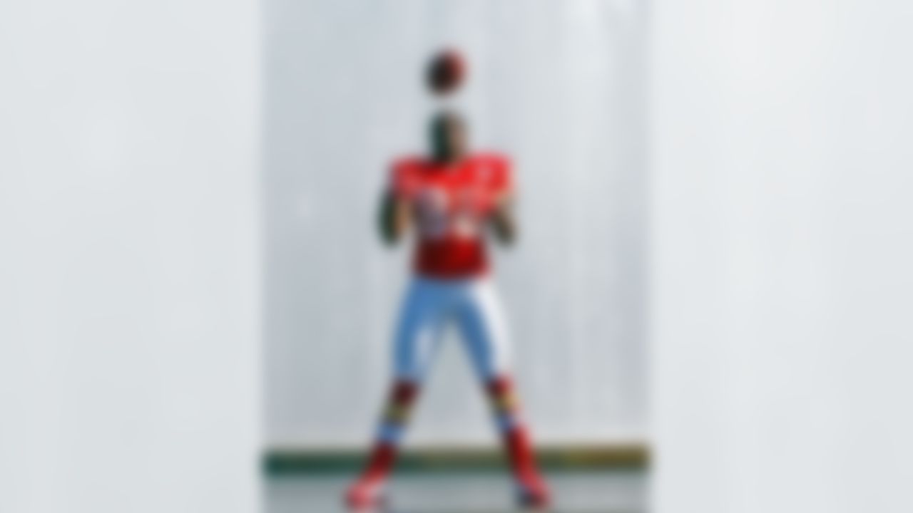KANSAS CITY, MO - JUNE 11: Receiver Dwayne Bowe #82 of the Kansas City Chiefs poses during a portrait session on June 11, 2008 in Kansas City, Missouri. (Photo by Jamie Squire/Getty Images)