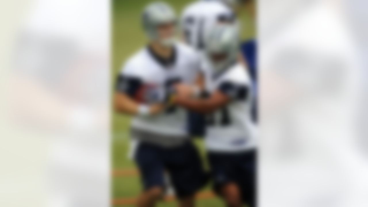 IRVING, TX - MAY 01: Quarterback Stephen McGee #7 and Manuel Johnson #87 of the Dallas Cowboys during rookie mini camp on May 1, 2009 in Irving, Texas. (Photo by Ronald Martinez/Getty Images)