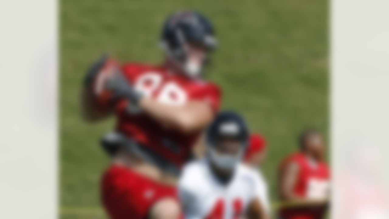 Atlanta Falcons' Adam Nissley makes a catch during NFL football training camp in Flowery Branch, Ga., Thursday, July 26, 2012. (AP Photo/John Bazemore)