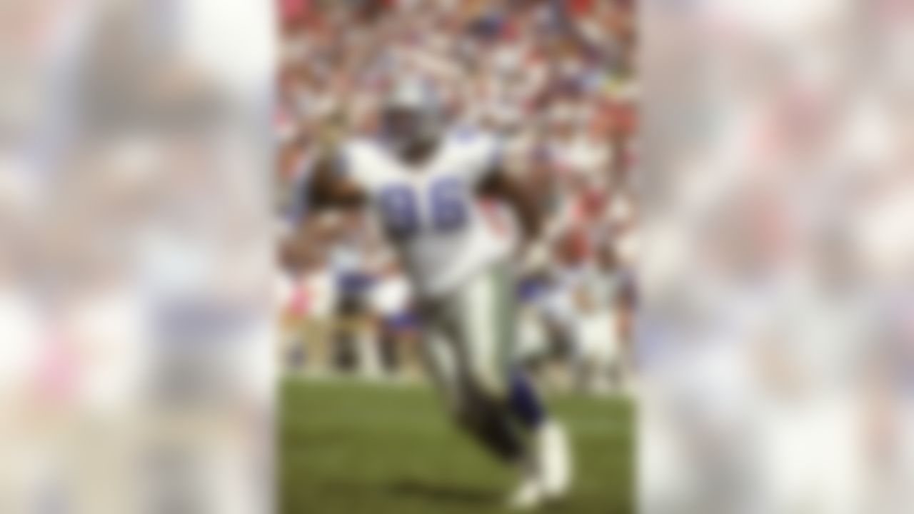 Nose tackle Cortez Kennedy (96) of the Seattle Seahawks lines up against the New England Patriots Sept. 19, 1993 in Foxboro, Mass. (AP Photo / Al Messerschmidt)