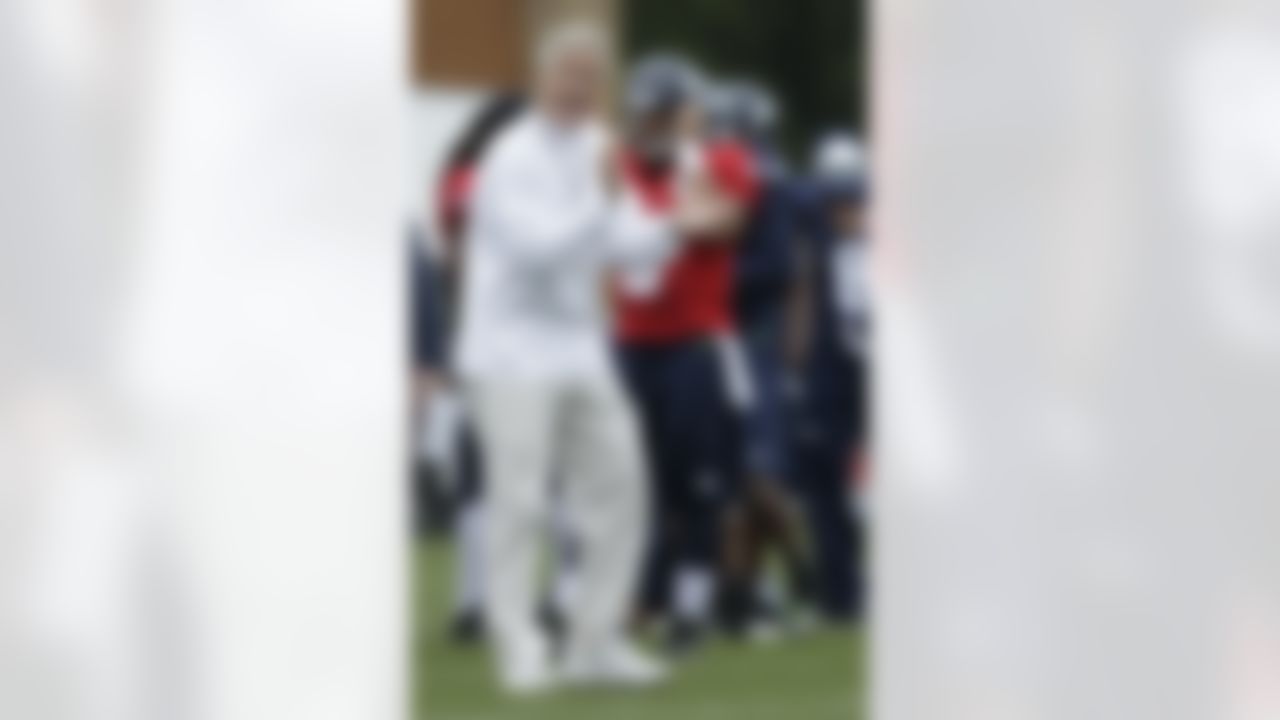 Seattle Seahawks head coach Pete Carroll calls to his team during practice drills, Monday, July 30, 2012, at NFL football training camp in Renton, Wash. (AP Photo/Ted S. Warren)