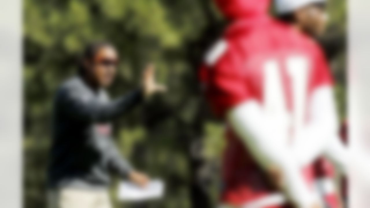 Arizona Cardinals defensive coordinator Ray Horton works with his defense during NFL training camp football practice at Northern Arizona University Thursday, July 26, 2012, in Flagstaff, Ariz.(AP Photo/Ross D. Franklin)