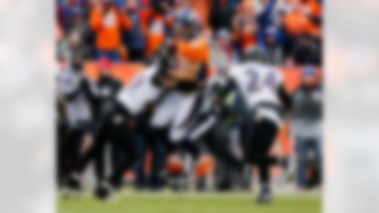 Denver Broncos wide receiver Eric Decker (87) catches a pass during the AFC Divisional playoff game against the Baltimore Ravens at Sports Authority Field at Mile High in Denver, Colorado on January 12, 2013. (Ric Tapia/NFL)