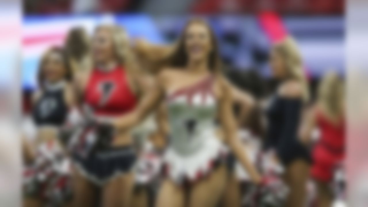 2017 NFL cheerleaders: Best of Week 14