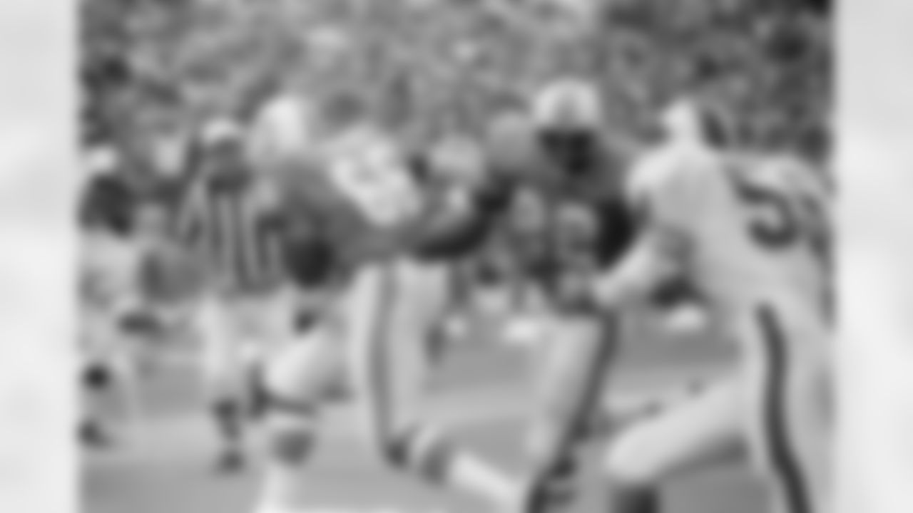 Running back Mercury Morris (22) of the Miami Dolphins is shown in action against the Buffalo Bills during the Orange Bowl in Miami, Fla., Oct. 22, 1972. (Associated Press)