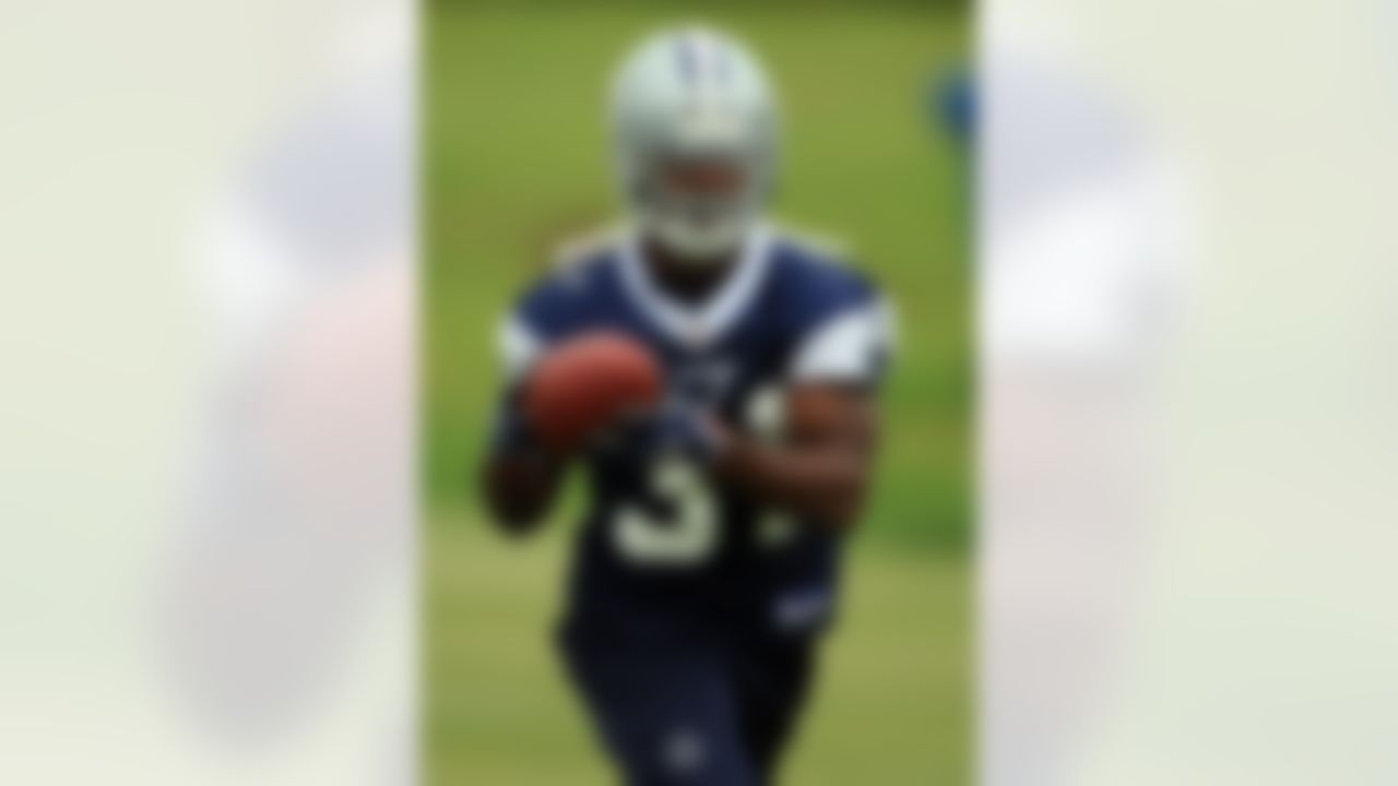 IRVING, TX - MAY 01: Safety DeAngelo Smith #31 of the Dallas Cowboys makes a catch during rookie mini camp on May 1, 2009 in Irving, Texas. (Photo by Ronald Martinez/Getty Images)