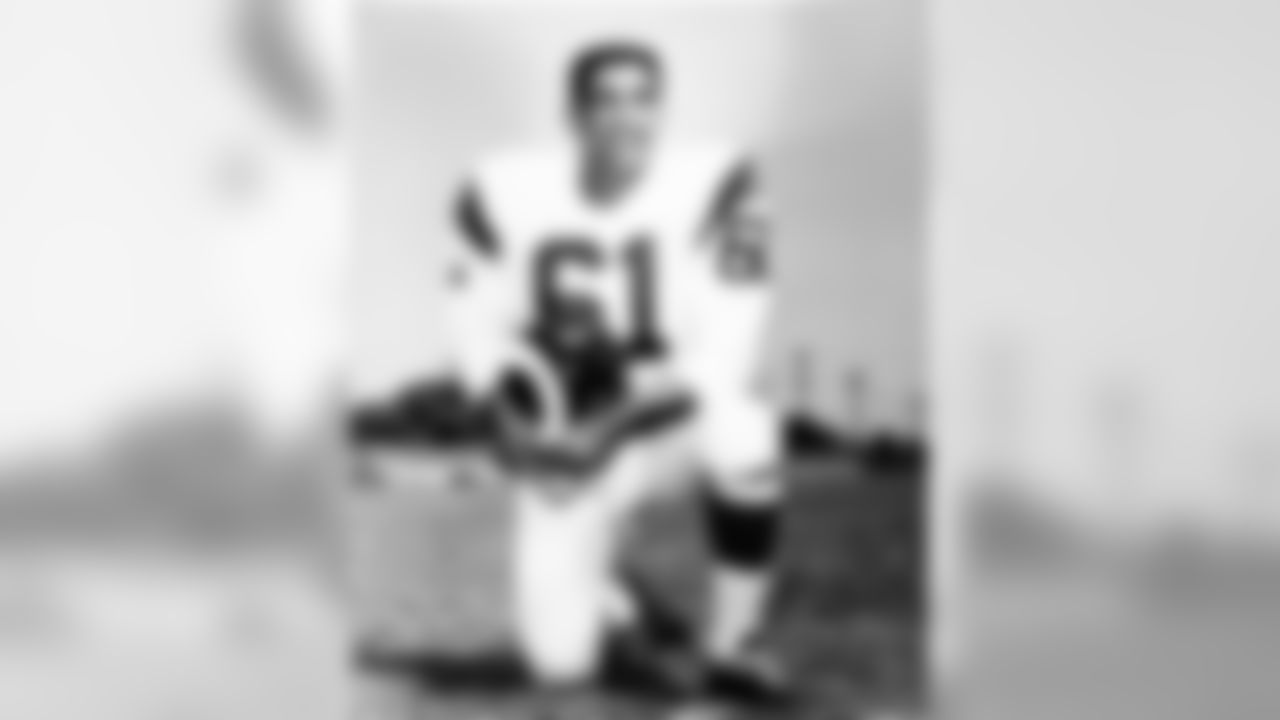 Bill George, middle linebacker with the Chicago Bears, is seen in this 1966 photograph. (Associated Press)