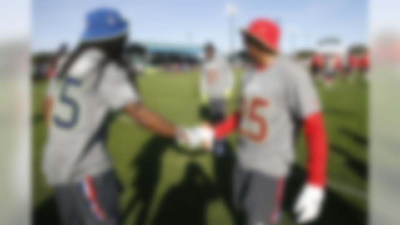 Seattle Seahawks cornerback Richard Sherman (25) shakes hands with Denver Broncos cornerback Chris Harris (25) during Pro Bowl practice on Saturday, Jan. 28, 2017 in Lake Buena Vista, Fla. (Logan Bowles/NFL)