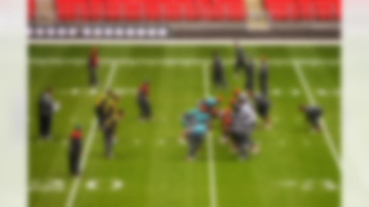 LONDON - OCTOBER 27: The Miami Dolphins practice during the final walk through before their game against the New York Giants on October 27, 2007 at Wembley Stadium in London, England. (Photo by Al Bello/Getty Images)