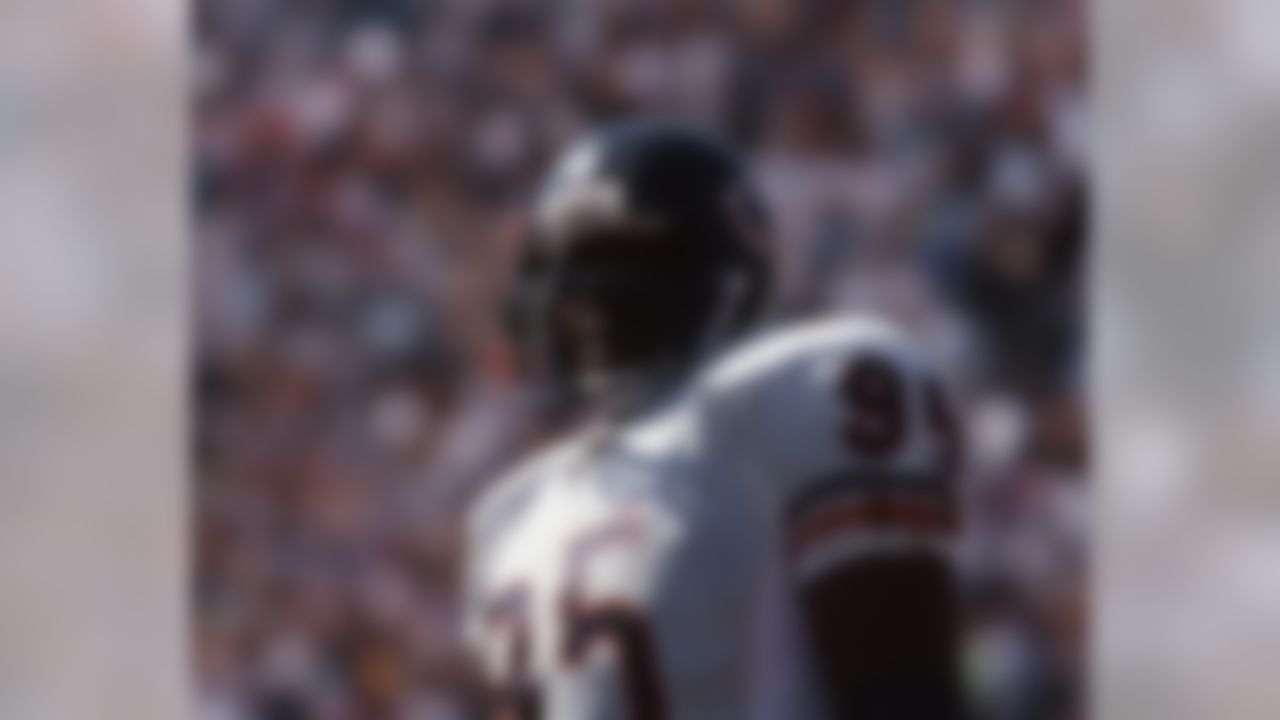 Chicago Bears defensive end Richard Dent (95) during a 10 to 24 Bears loss to the Los Angeles Raiders on Sept. 30, 1990 at the Los Angeles Memorial Coliseum in Los Angeles. (National Football League)