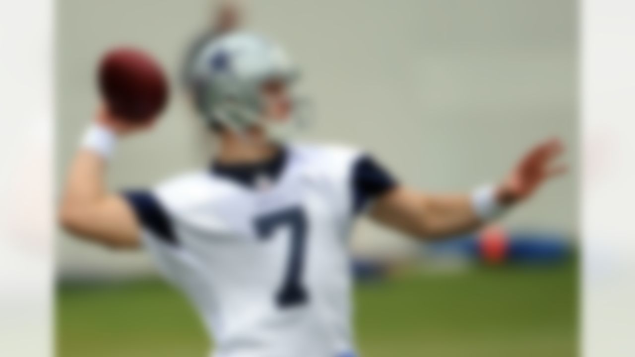 IRVING, TX - MAY 01: Quarterback Stephen McGee #7 of the Dallas Cowboys drops back to pass during rookie mini camp on May 1, 2009 in Irving, Texas. (Photo by Ronald Martinez/Getty Images)