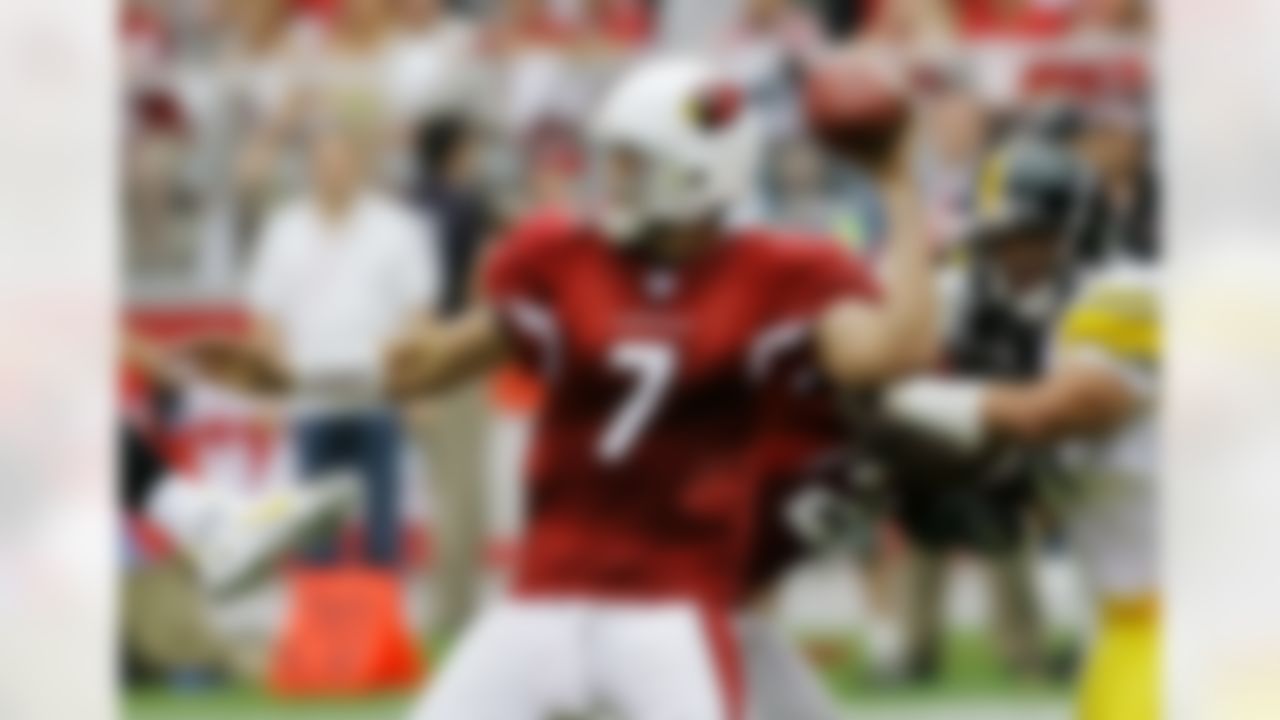 Arizona Cardinals' Matt Leinart gets a pass off against the Pittsburgh Steelers in the first quarter of an NFL football game Sunday, Sept. 30, 2007 in Glendale, Ariz. The Cardinals defeated the Steelers 21-14. (AP Photo/Ross D. Franklin)