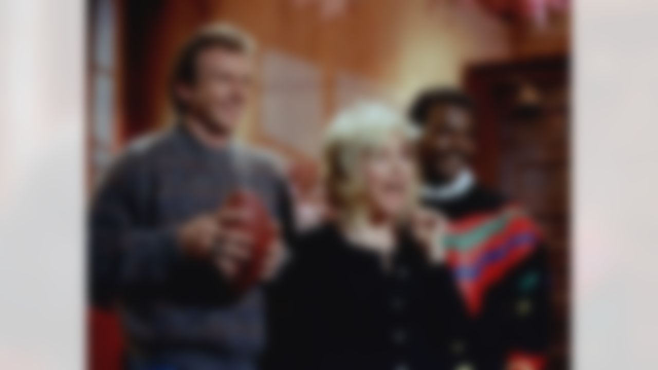 San Francisco 49ers quarterback Joe Montana, left, Debbie Harry, former lead singer of the musical group Blondie, center, and Chicago Bears running back Walter Payton share a laugh during a rehearsal for NBC-TVs Saturday Night Live, Thursday, Jan. 22, 1987, New York. (Marty Lederhandler/Associated Press)