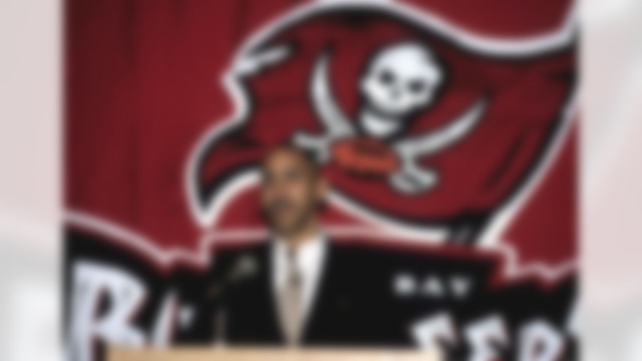 Coach Tony Dungy of the Tampa Bay Buccaneers at a press conference to sign a new contract in 1998 in Tampa. (AP Photo/Al Messerschmidt)