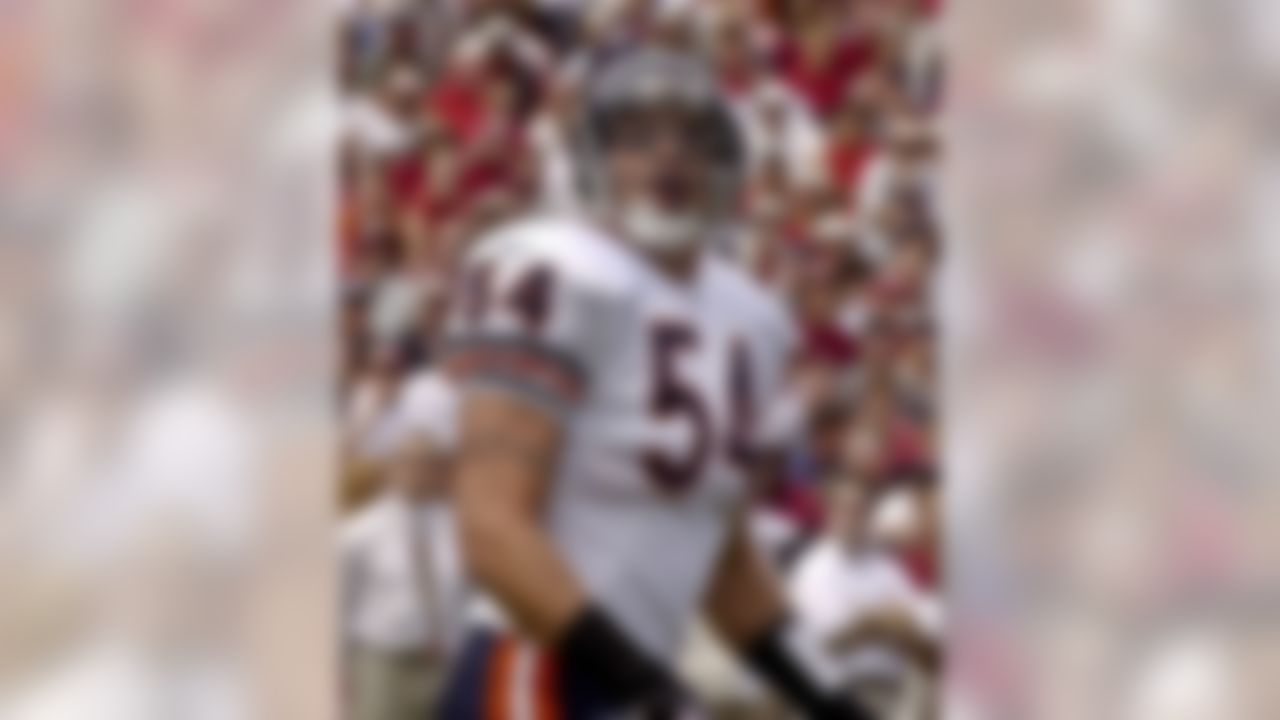 Chicago Bears linebacker Brian Urlacher (54) on Sunday, September 7, 2003, in San Francisco, California. The 49ers defeated the Bears 47-7. (AP Photo/Al Golub)