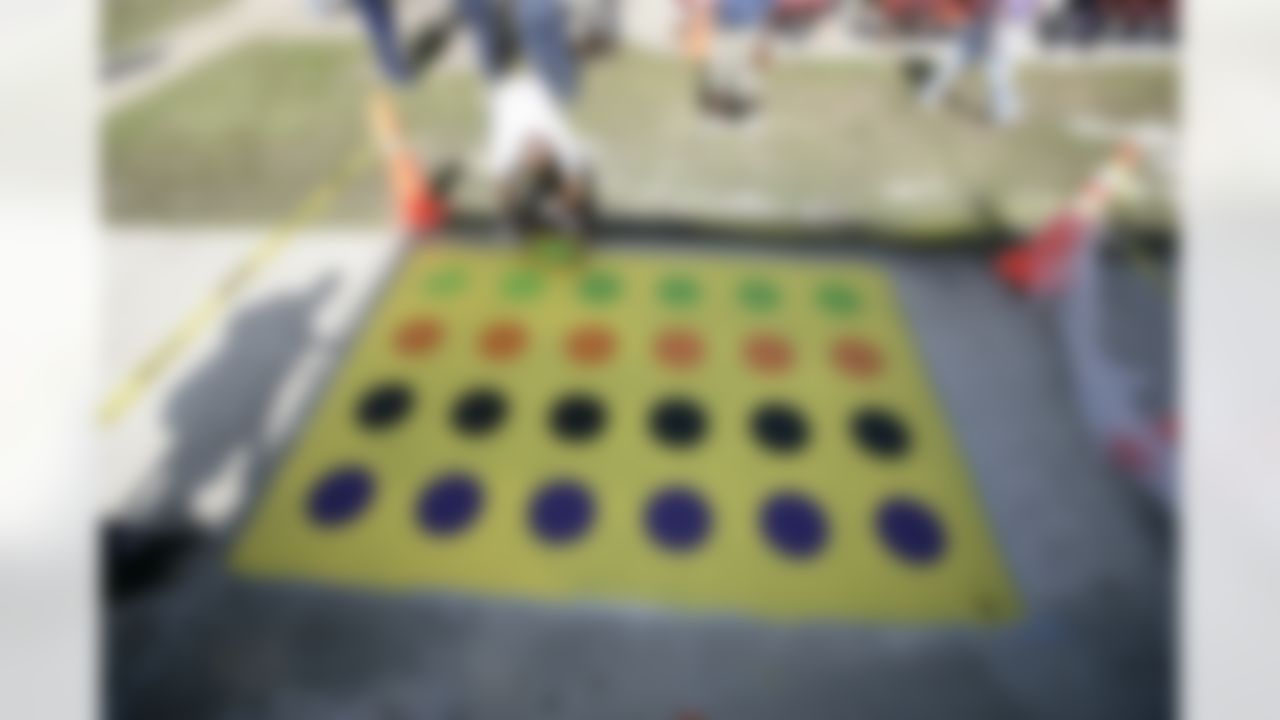 The Home Depot NFL Neighborhood MVP Build with Miami Dolphins Offensive Tackle Vernon Carey. (Photo by Andrew Coppley, CIA Stock Photography, Inc.)