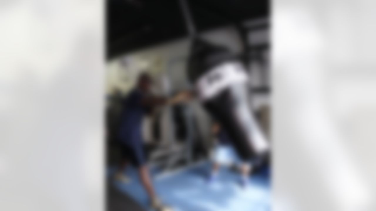 Cincinnati Bengals wide receiver Chad Ochocinco works out at Wild Card boxing club in Hollywood, California on June 2, 2009. (Ben Liebenberg/NFL)