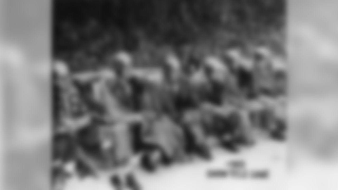 The Philadelphia Eagles bench watches the action in the snow during their 7-0 win over the Chicago Cardinals in the NFL Championship game on December 19, 1948. (National Football League)