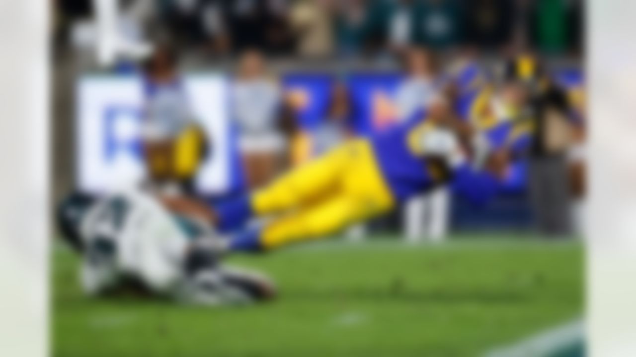 The Rams came up short against the Eagles in Week 15, marking the first time Los Angeles had lost consecutive games in the regular season under Sean McVay. The Rams had struggled on offense over their last two weeks with Goff having not thrown a touchdown pass in either game. According to Next Gen Stats, Goff struggled under pressure against Philadelphia, completing only six of his 12 attempts under pressure and throwing an interception. Todd Gurley continued his dominance with 12 carries, 48 rush yards and two rushing touchdowns. Additionally Gurley was targeted 13 times for 10 receptions and 76 receiving yards. at that point, Gurley had 17 rushing touchdowns and 21 total touchdowns.