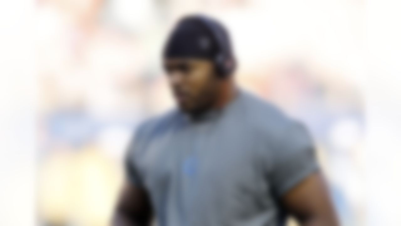 Indianapolis Colts defensive end Dwight Freeney warms up prior Super Bowl XLIV at Sun Life Stadium in Miami Gardens, Fla. on Feb. 7, 2010. (Ben Liebenberg/NFL.com)
