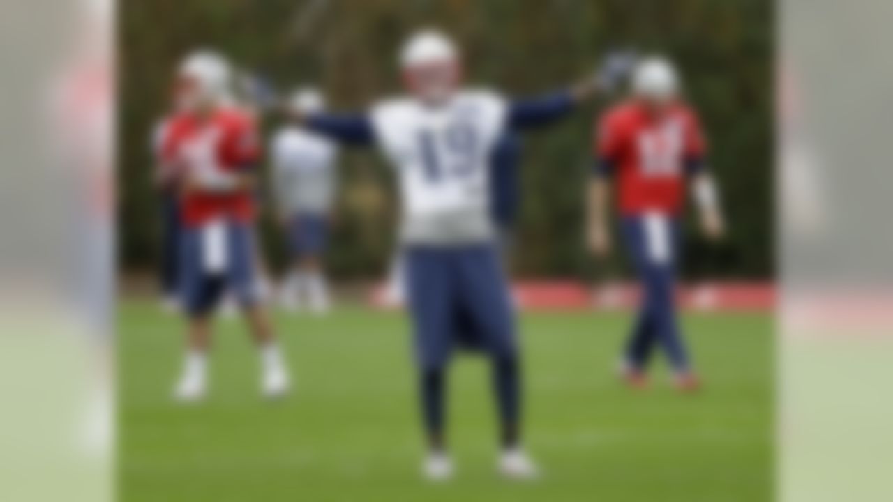New England Patriots wide receiver Brandon LaFell (19) poses for photographers during practice Friday, Jan. 30, 2015, in Tempe, Ariz. The Patriots play the Seattle Seahawks in NFL football Super Bowl XLIX Sunday, Feb. 1. (AP Photo/Mark Humphrey)