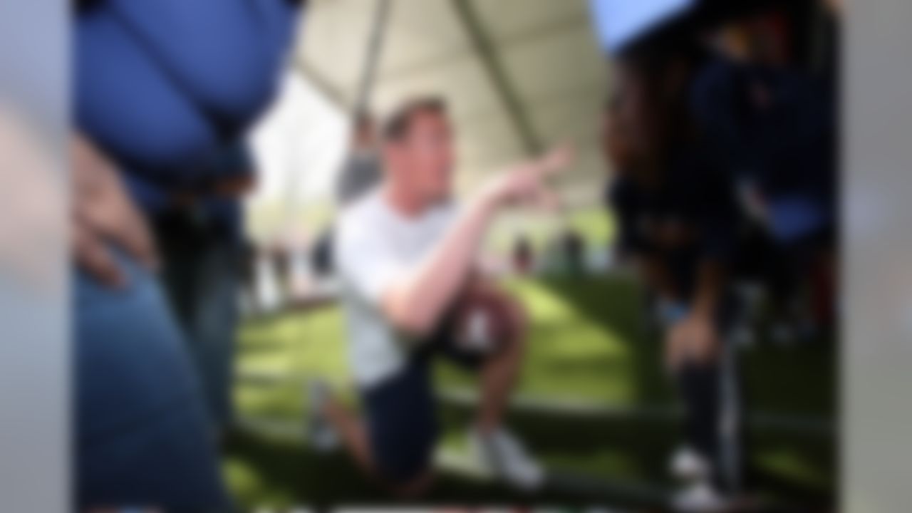 Top NFL Draft prospect Matt Ryan speaks to participants at the Play 60 Youth Clinic in Central Park in New York City on April 24, 2008. (Photo by David Drapkin/NFL)