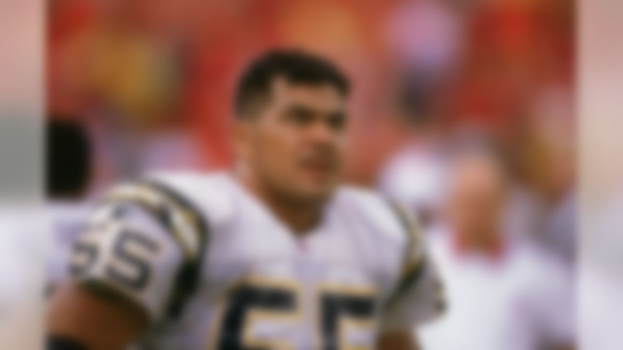 San Diego Chargers Junior Seau (55) during an NFL football game against the Kansas City Chiefs at Arrowhead Stadium on September 20,1998 in Kansas City, Missouri. The Chiefs won 23-7. (AP Photo/David Stluka)