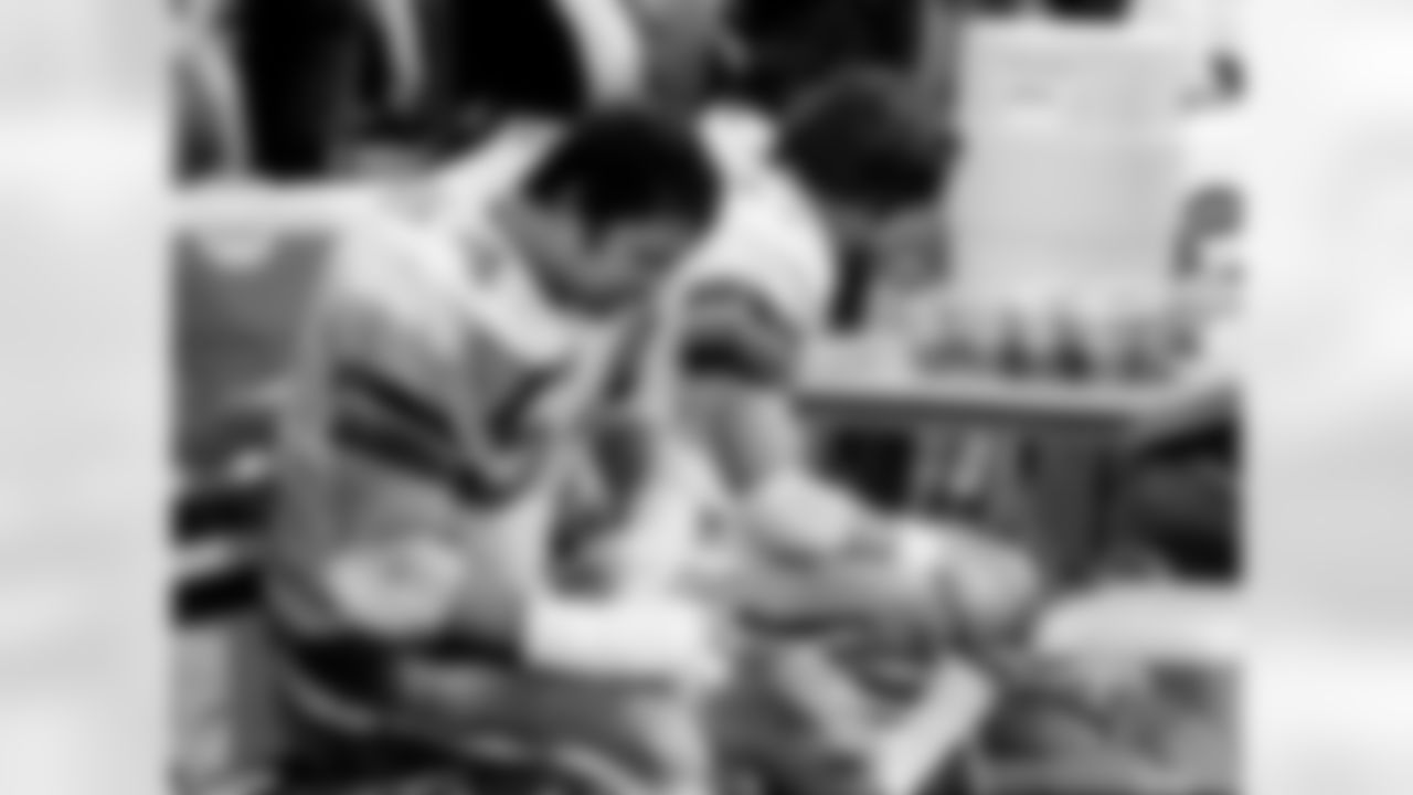 Dallas Cowboys Linebacker Randy White (54) on bench during the NFC Championship game at Candlestick Park in San Fransisco on January 10, 1982. (AP Photo/Al Golub)
