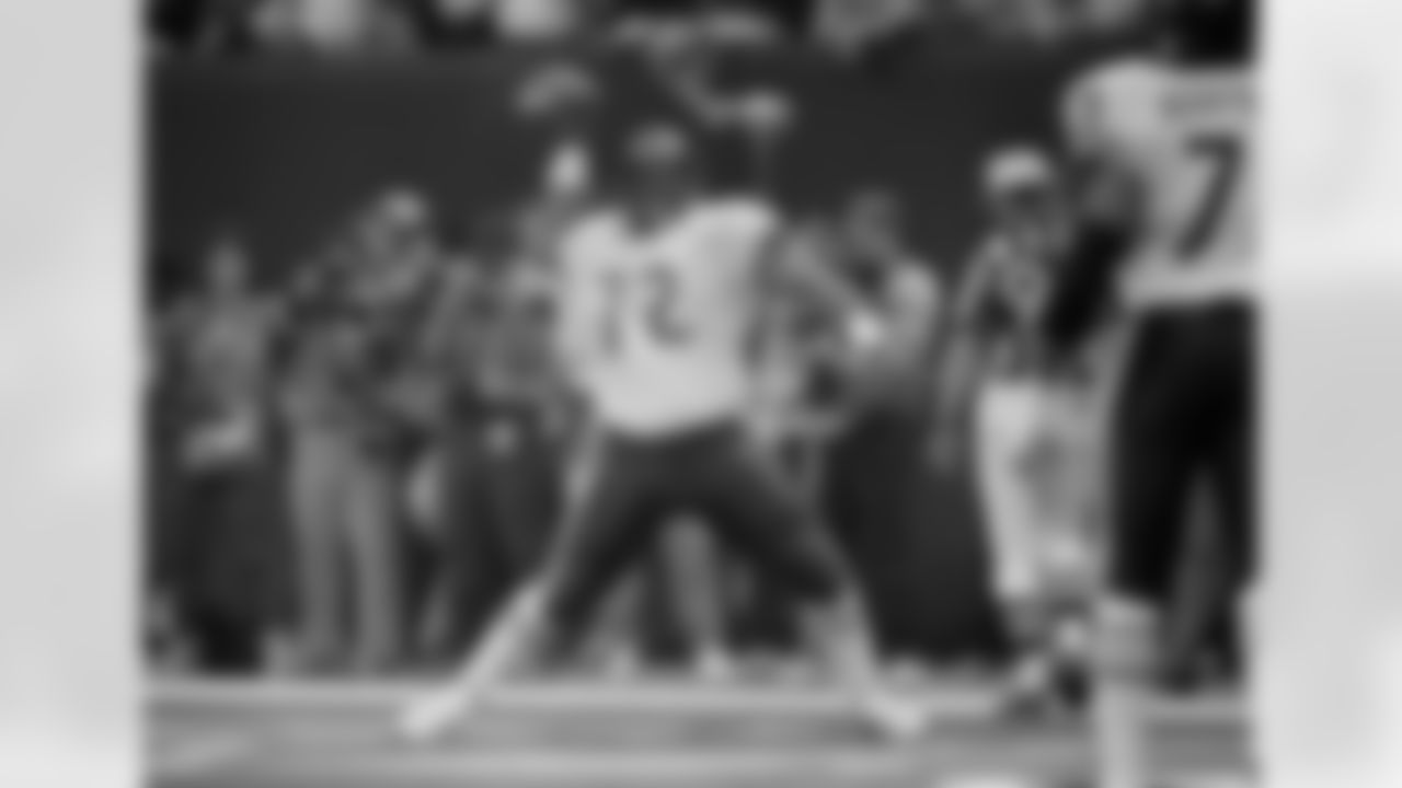 Chicago Bears defensive lineman William "Refrigerator" Perry spikes the ball after being brought into the game to score on a 1-yard run in the third quarter of Super Bowl XX in New Orleans, LA on January 26, 1986. (Associated Press)