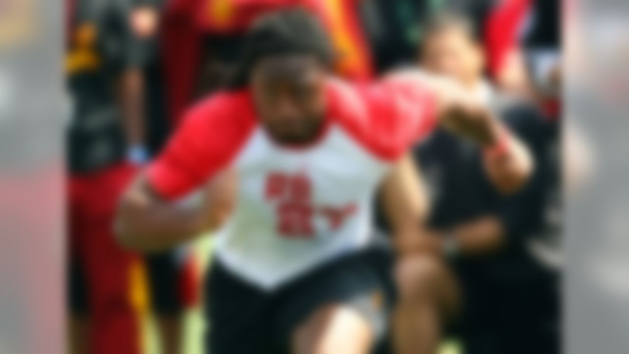 Running back Chauncey Washington runs the shuttle run during the 2008 USC Pro Day at Cromwell Field in Los Angeles, California on April 2, 2008. (Photo By Ben Liebenberg/NFL.com)