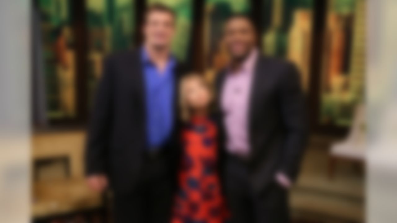 Kelly Ripa and Michael Strahan talk with Rob Gronkowski during the production of "LIVE with Kelly and Michael" in New York on Friday, Feb. 6, 2015.
(David M. Russell//Disney/ABC Home Entertainment and TV Distribution)