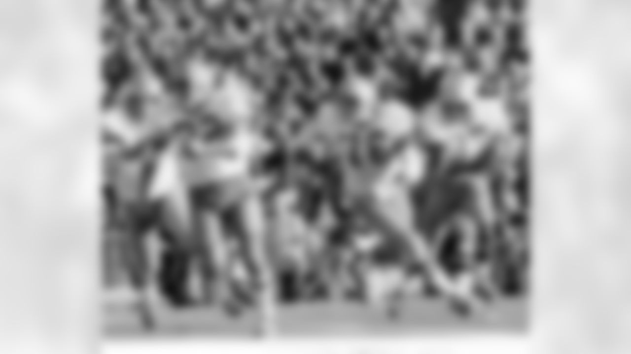 Dallas Cowboys guard Blaine Nye (61), guard John Niland (76) and running back Walt Garrison (32) protects running back Duane Thomas (33) as he heads downfield in a 24-3 win over the Miami Dolphins in Super Bowl VI on January 16, 1972 at Tulane Stadium. (National Football League)