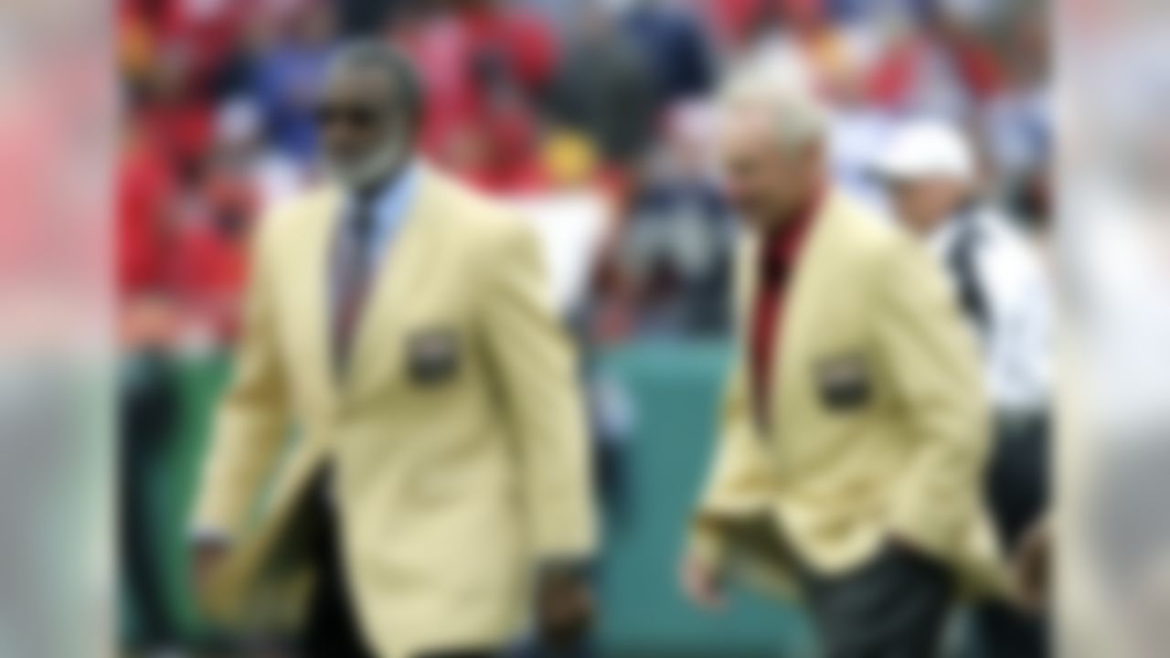 Former Kansas City Chiefs Bobby Bell, Jan Stenerud during an NFL football game against the Dallas Cowboys Sunday, Aug. 11, 2009, in Kansas City, Mo. (AP Photo/Ed Zurga)