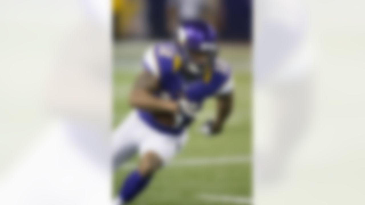 Minnesota Vikings wide receiver Percy Harvin (12) carries the ball during a Week 8 NFL football game against the Tampa Bay Buccaneers Thursday, October 25, 2012 in Minneapolis. The Buccaneers won 36-17. (AP Photo/David Stluka)