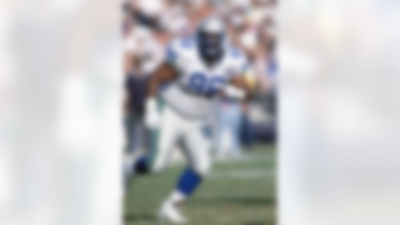 Seattle Seahawks defensive tackle Cortez Kennedy (96) is seen in action during an NFL game against the San Diego Chargers Oct. 30, 1994, in San Diego, Calif. (Allen Kee via AP)