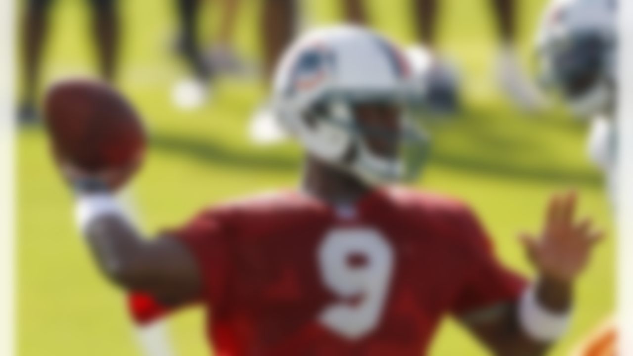 Miami Dolphins quarterback David Garrard practices during NFL football training camp in Davie, Fla., Friday, July 27, 2012. (AP Photo/Alan Diaz)