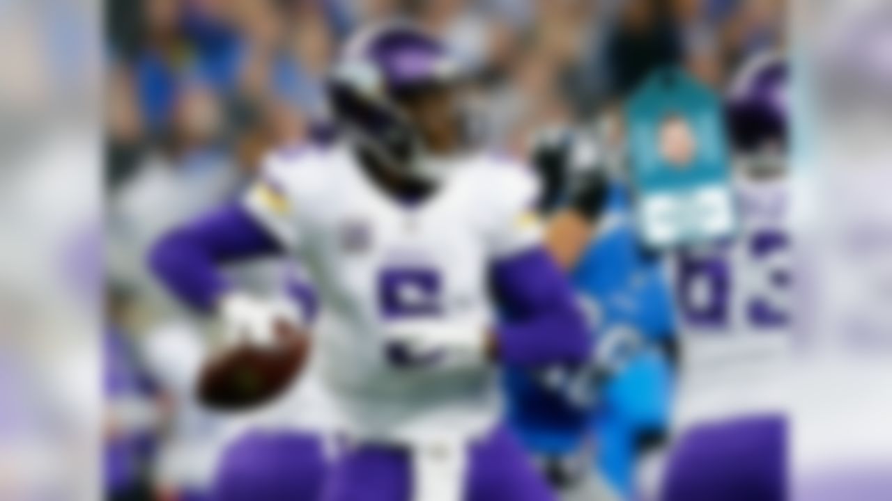 Fresh off back-to-back wins, Teddy Two Gloves will be looking to make it three in a row against the Bears on Sunday. He hasn't been a very consistent fantasy contributor this season but seems to finally be getting in a groove thanks to rookie wideout Stefon Diggs (see below). This week, I think the duo will be able to take advantage of a Chicago defense that ranks in the bottom 10 in terms of FPPG allowed to both QBs and WRs. After all, even Matthew Stafford was able to produce against the Bears (405 yards, 4 TDs, 33.90 fantasy points in week 6).