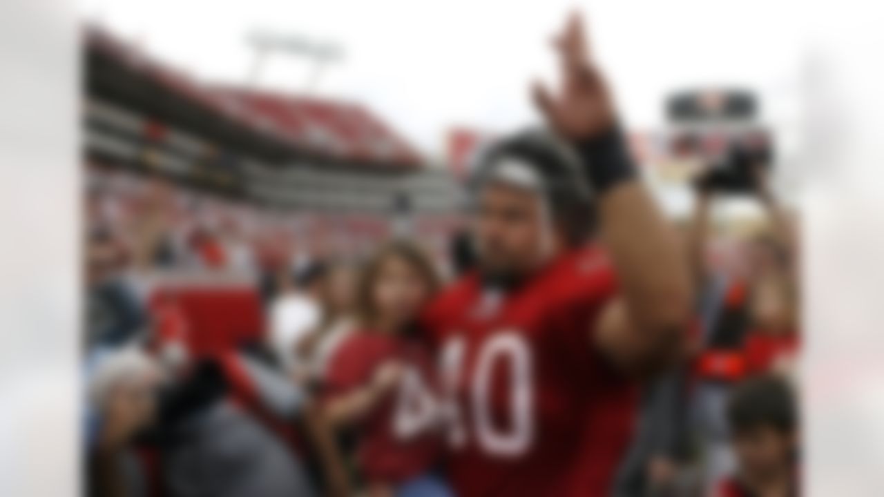 Tampa Bay Buccaneers fullback Mike Alstott, who is considering retirement, after play on Dec. 31, 2006 against the Seattle Seahawks at Raymond James Stadium, Tampa, Florida. Photo by Getty Images.
