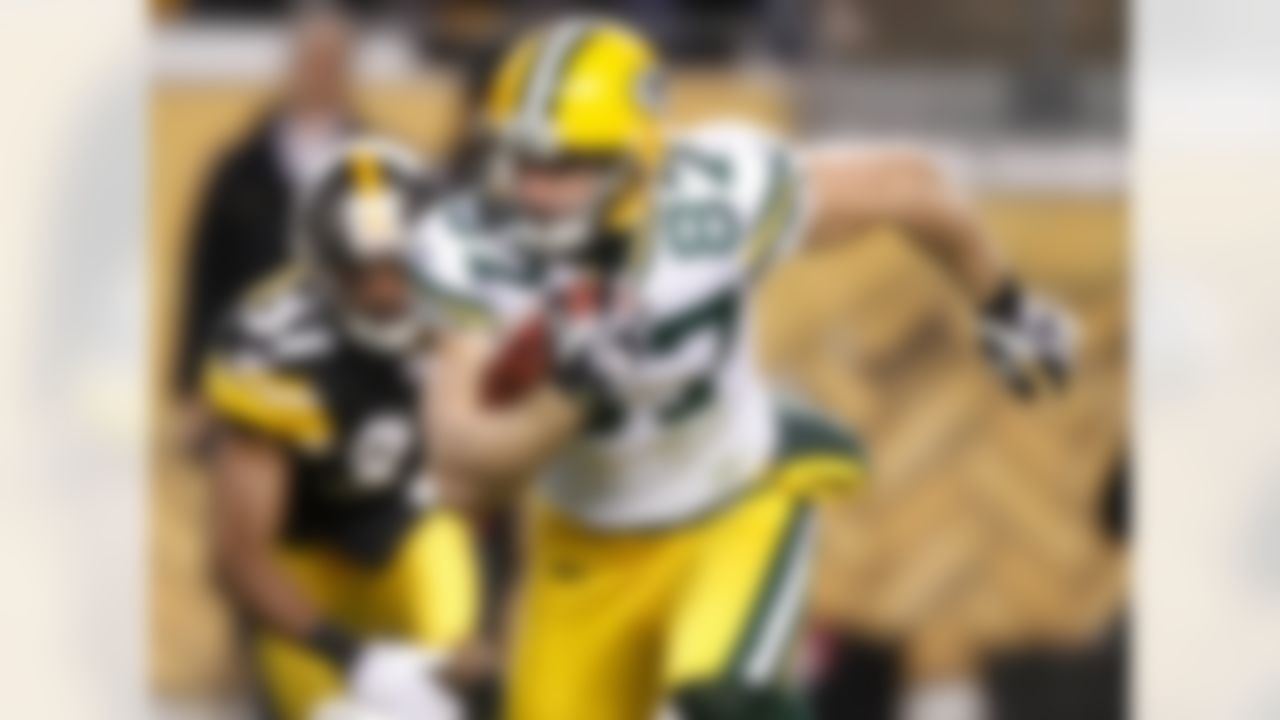 Green Bay Packers' Jordy Nelson (87) returns a kick against the Pittsburgh Steelers in the NFL football game in Pittsburgh, Sunday, Dec. 20, 2009. The Steelers came from behind to win 37-36 as time ran out.