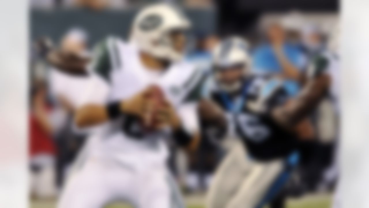 1New York Jets quarterback Mark Sanchez (6) looks to pass during the first half of a preseason NFL football game against the Carolina Panthers, Sunday, Aug. 26, 2012, in East Rutherford, N.J. (AP Photo/Bill Kostroun)