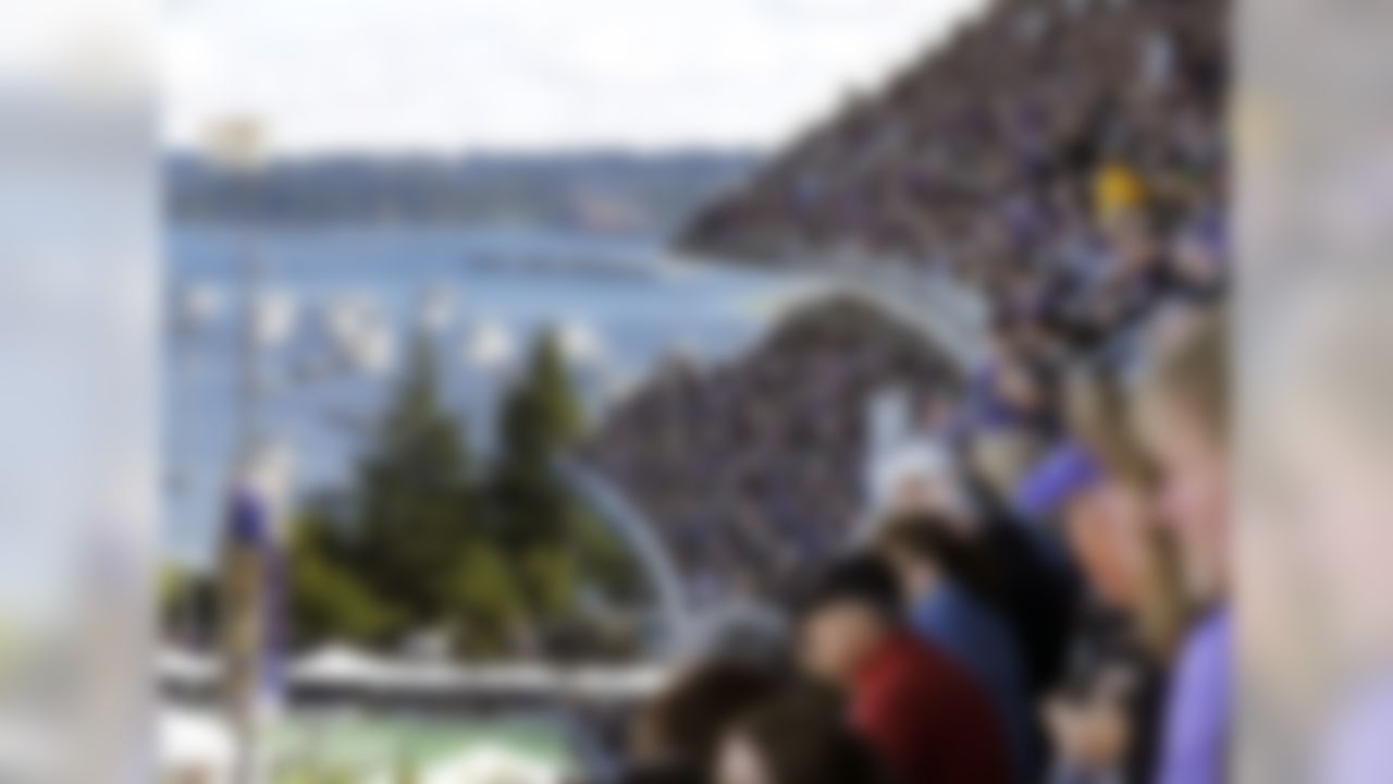 Home venue: Husky Stadium (70,138)
Skinny: Husky Stadium takes a backseat to no football edifice when it comes to most scenic location. The stadium overlooks Lake Washington and offers views of the Seattle skyline, Mt. Rainier, the Cascade Mountains and the Olympic Mountain Range. Fans can boat to the game, and Husky Stadium also gets extremely loud.