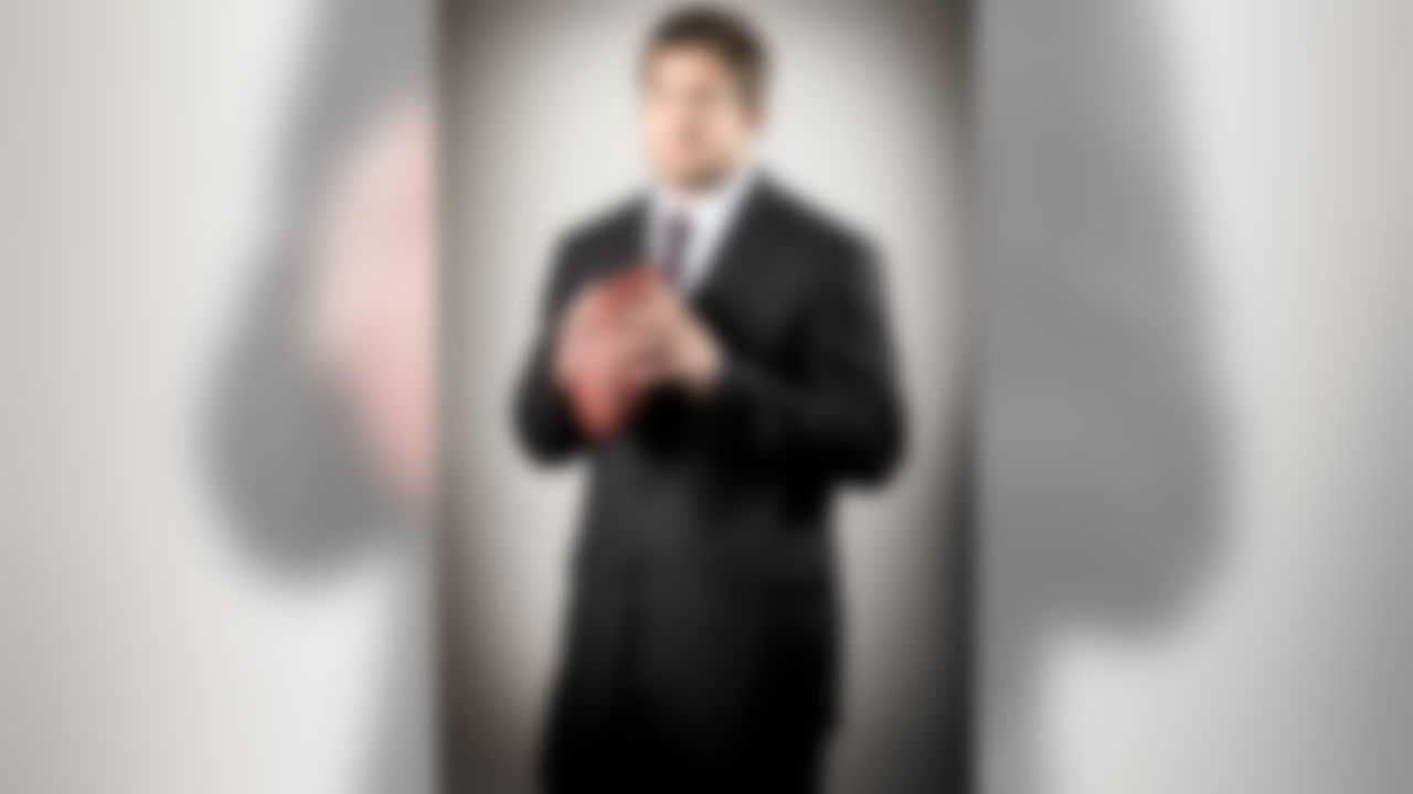 Washington Redskins TE Chris Cooley poses for a portrait on the NFL Network set on May 12, 2009 in Culver City, California. (Ben Liebenberg/NFL.com)