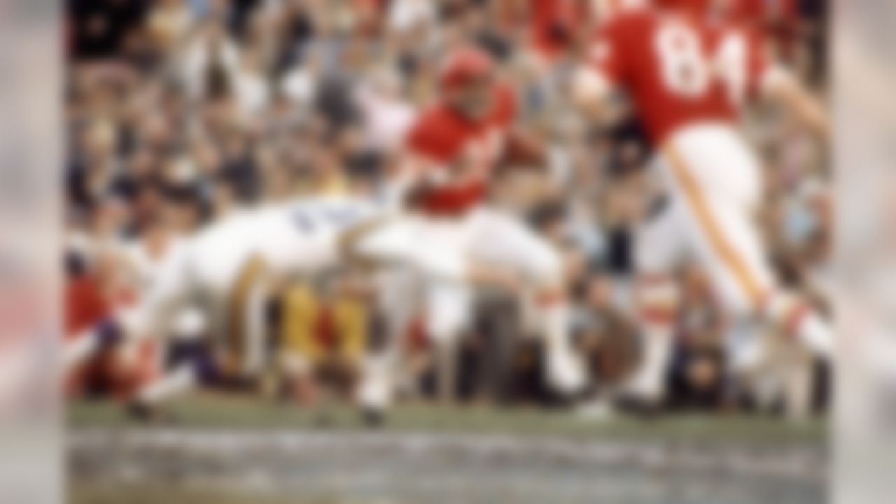 Kansas City Chiefs wide receiver Otis Taylor (89) runs up field with a pass during Super Bowl IV against the Minnesota Vikings at Tulane Stadium in New Orleans, La., Jan. 11, 1970. The Chiefs won, 23-7. (National Football League)