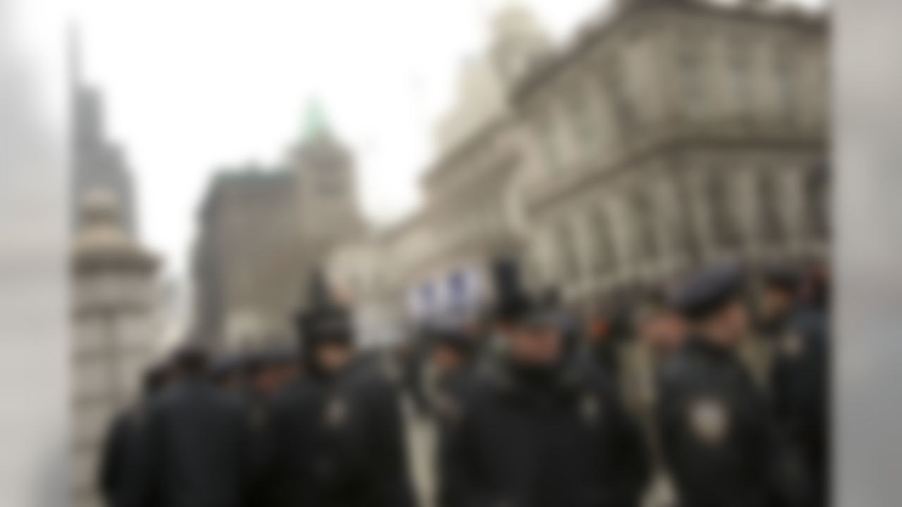 NEW YORK - FEBRUARY 05: A large group of New York City police officers stand guard outside City Hall prior to the New York Giants Superbowl XLII victory parade ceremony February 5, 2008 in New York City. (Photo by Chris McGrath/Getty Images)